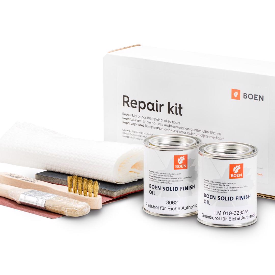 BOEN Kit di riparazione Rovere Authentic

For the partial repair of natural oiled surfaces.
Content: Repair instruction, abrasive paper P 150,
abrasive web P 360, 0,125 l BOEN Live Natural Oil,
paint brush, cleaning cloths.